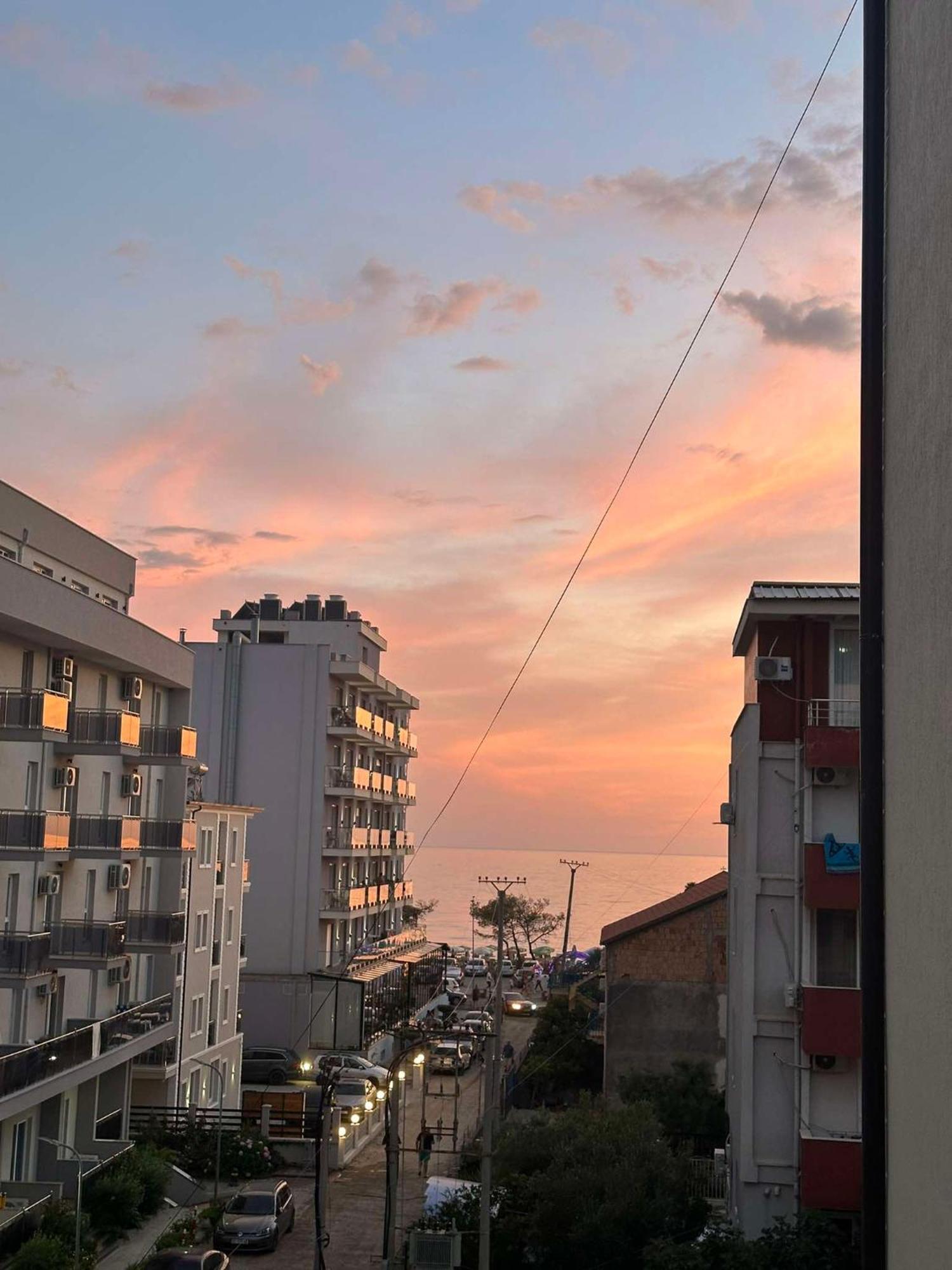 Deor Hotel Shëngjin Kültér fotó